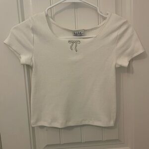 Nicole Miller White Short Sleeve Ribbed Tee with Bow Accent